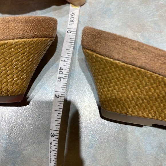 Attention orange low wedge slides (sz 8) - Picture 5 of 9